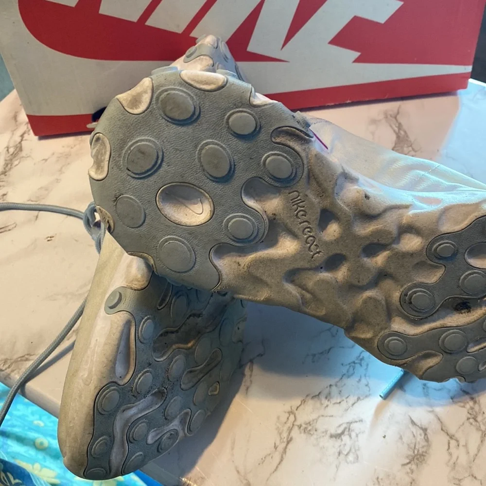 Nike Women’s React Element 55 Sneaker Football Grey Psychic Blue Size 10 w box